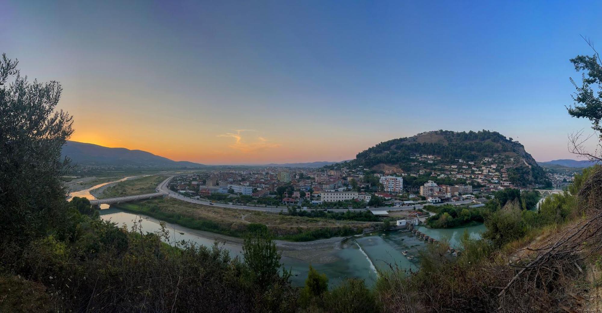 Bujtina Musta Guest House Berat Exterior foto