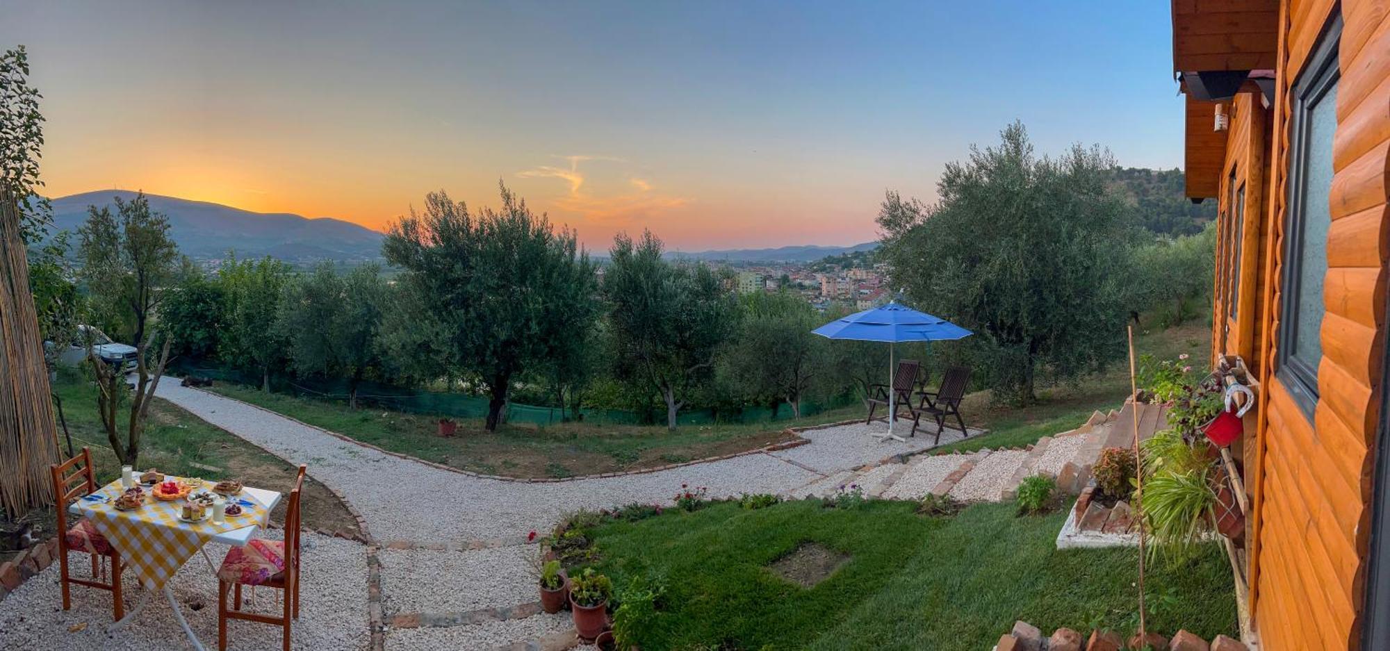 Bujtina Musta Guest House Berat Exterior foto