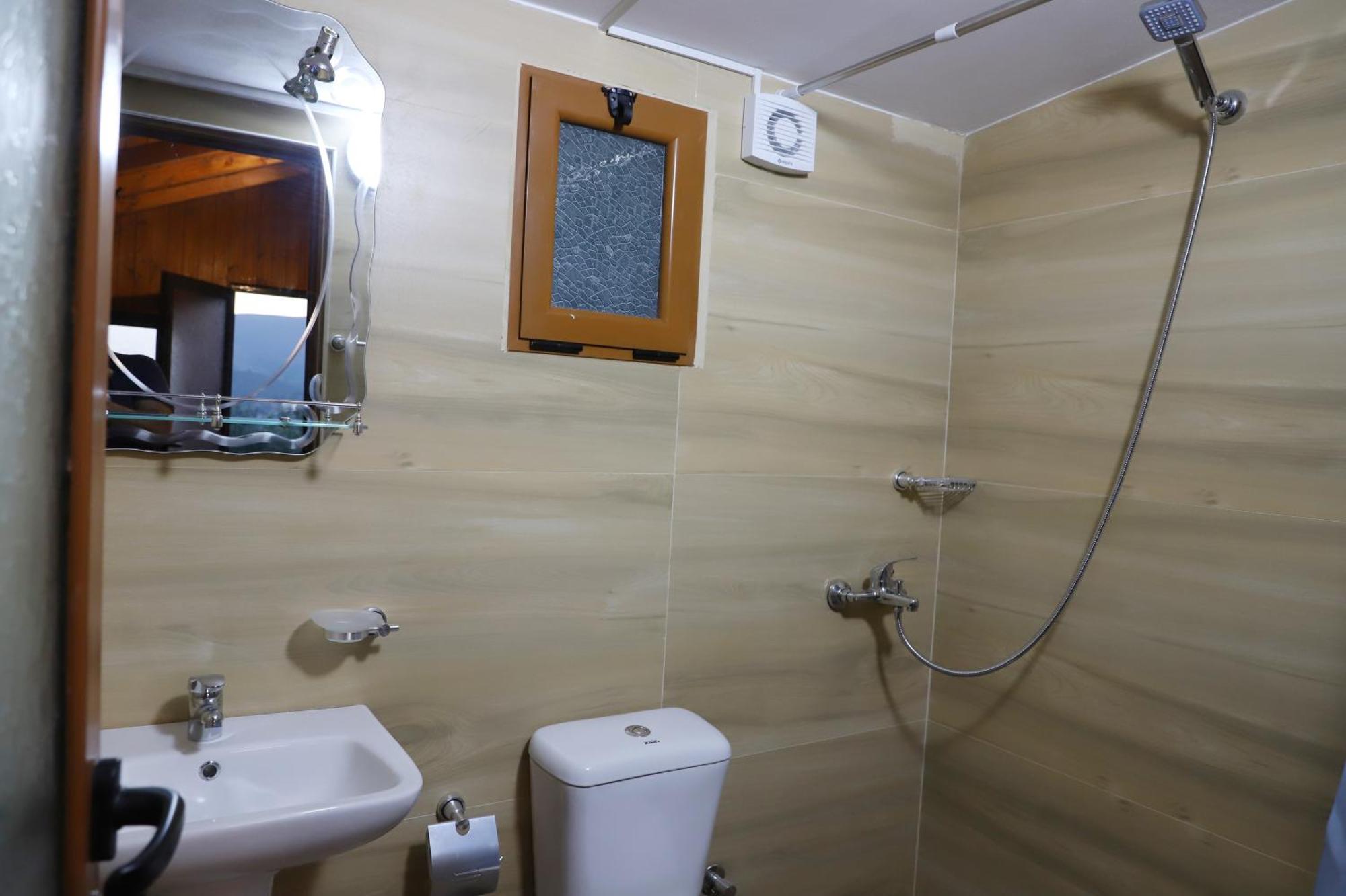 Bujtina Musta Guest House Berat Exterior foto