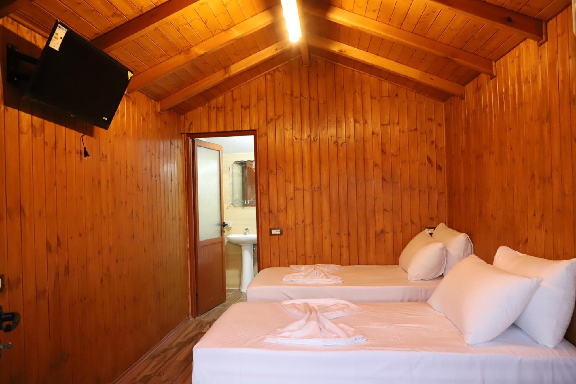 Bujtina Musta Guest House Berat Exterior foto